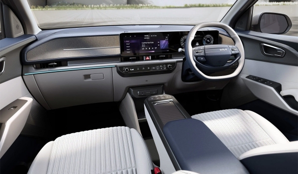 Семиместный кроссовер Kia Carens Clavis стал электромобилем Семиместный кроссовер Kia Carens Clavis стал электромобилем