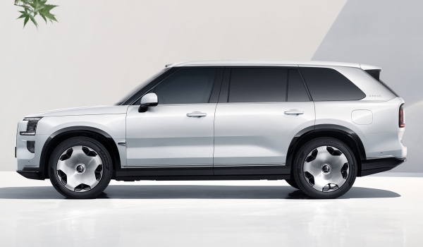 Роскошный кроссовер Zeekr 9X: подробности