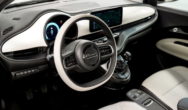 Новый Fiat 500 примерил ДВС вместо электромотора Новый Fiat 500 примерил ДВС вместо электромотора