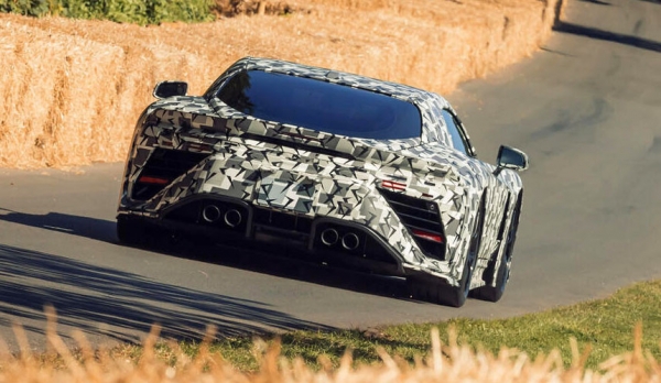 Будущий суперкар Toyota GT приехал на Фестиваль скорости Будущий суперкар Toyota GT приехал на Фестиваль скорости