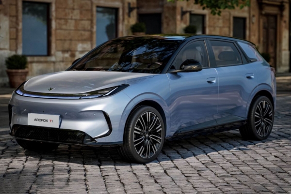 Показан доступный электрический хэтчбек Arcfox T1