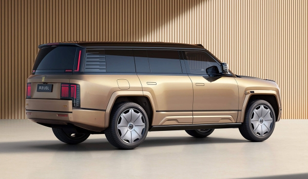 Удлиненный Yangwang U8L предъявил роскошный салон Удлиненный Yangwang U8L предъявил роскошный салон