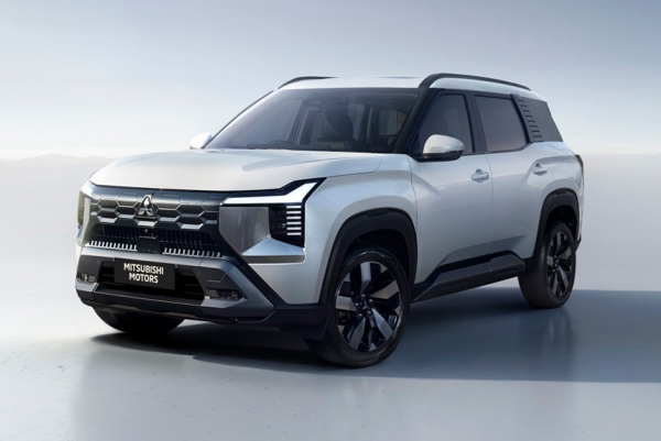 Представлен семиместный кроссовер Mitsubishi Destinator Представлен семиместный кроссовер Mitsubishi Destinator