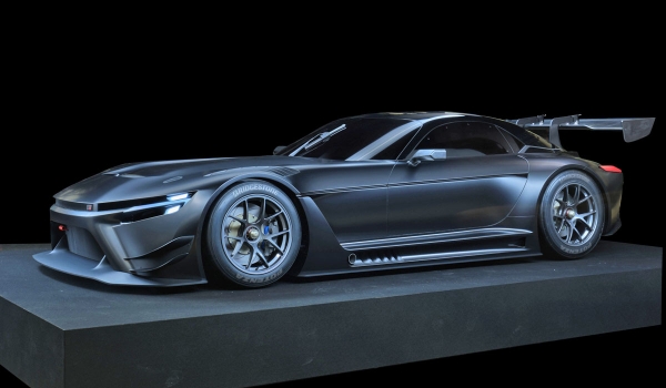 Будущий суперкар Toyota GT приехал на Фестиваль скорости Будущий суперкар Toyota GT приехал на Фестиваль скорости