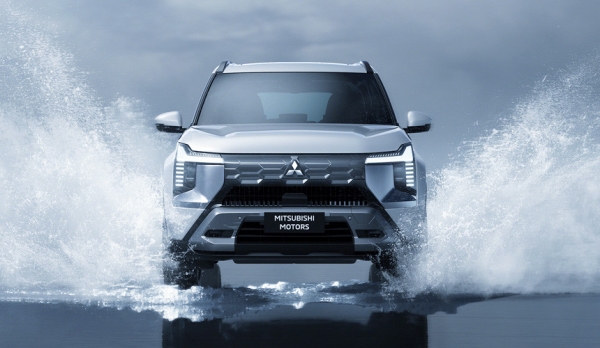 Представлен семиместный кроссовер Mitsubishi Destinator Представлен семиместный кроссовер Mitsubishi Destinator