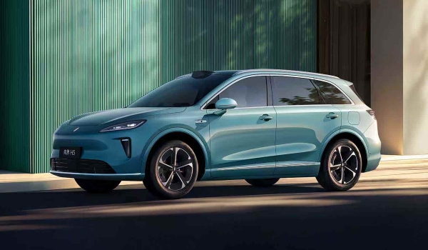 Huawei и SAIC анонсировали совместный кроссовер Shangjie H5 Huawei и SAIC анонсировали совместный кроссовер Shangjie H5