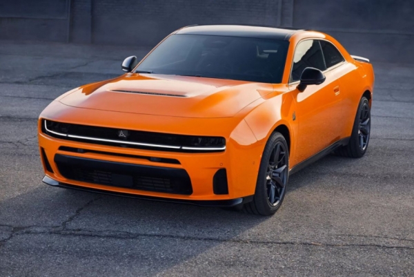 Новый Dodge Charger: долгожданная бензиновая версия Новый Dodge Charger: долгожданная бензиновая версия
