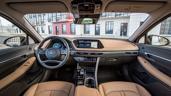 Сравниваем седаны Hyundai Sonata и Toyota Camry с моторами 2.5 Сравниваем седаны Hyundai Sonata и Toyota Camry с моторами 2.5