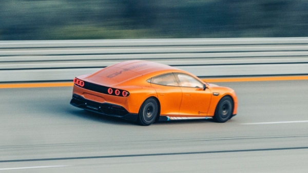 Электромобиль AMG GT XX стал марафонцем-рекордсменом Электромобиль AMG GT XX стал марафонцем-рекордсменом