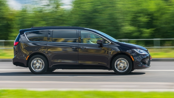 Выбираем между максивэнами Chrysler Pacifica и GAC GN8 Выбираем между максивэнами Chrysler Pacifica и GAC GN8