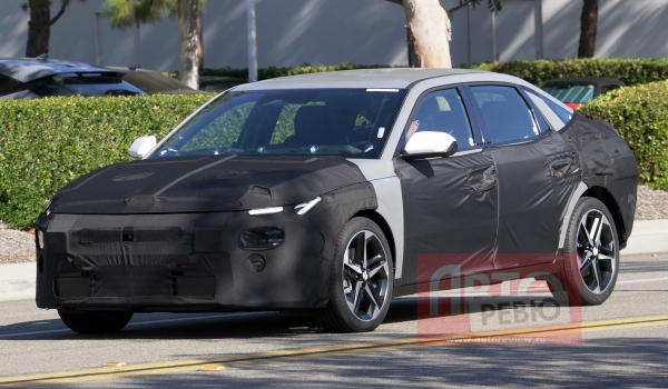 Новый седан Hyundai Elantra уже проходит испытания в Америке Новый седан Hyundai Elantra уже проходит испытания в Америке