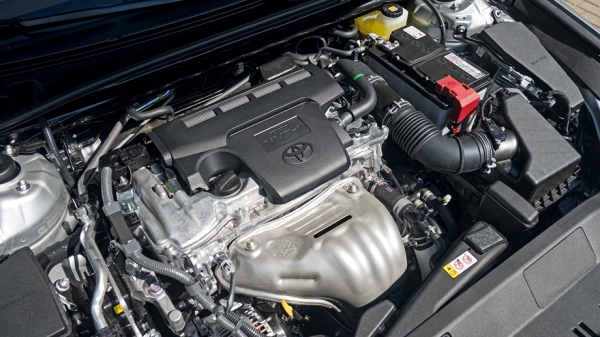 Сравниваем седаны Hyundai Sonata и Toyota Camry с моторами 2.5 Сравниваем седаны Hyundai Sonata и Toyota Camry с моторами 2.5