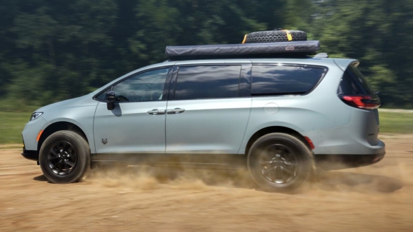 Минивэн Chrysler Pacifica подготовлен для бездорожья Минивэн Chrysler Pacifica подготовлен для бездорожья