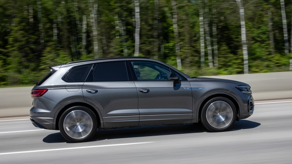 Противопоставляем дизельные Genesis GV80 и VW Touareg Противопоставляем дизельные Genesis GV80 и VW Touareg