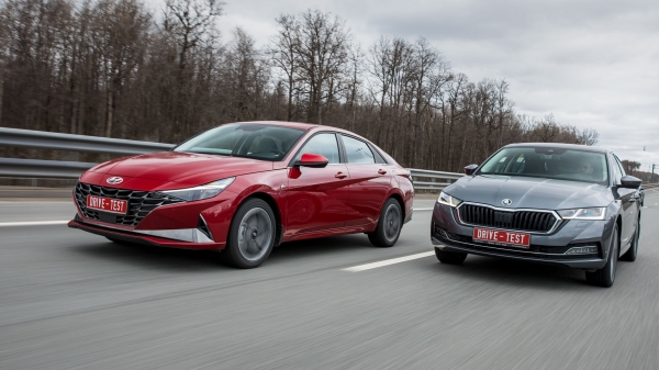 Выбираем из седана Hyundai Elantra и лифтбека Skoda Octavia