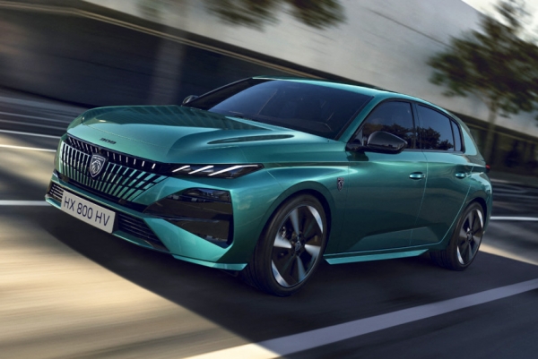 Peugeot 308 обрел новое лицо и доработанную технику