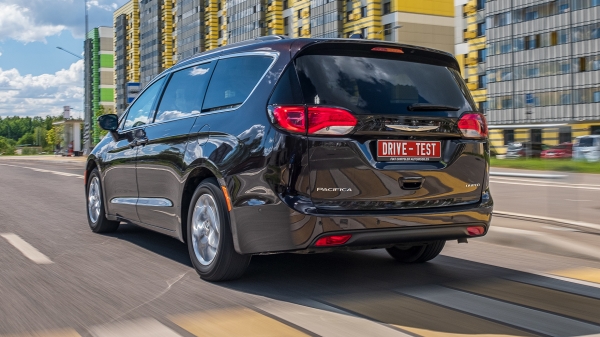 Выбираем между максивэнами Chrysler Pacifica и GAC GN8 Выбираем между максивэнами Chrysler Pacifica и GAC GN8