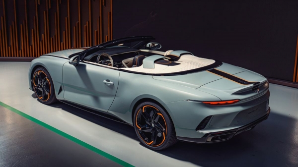 Первый товарный Bentley Mulliner Batur Convertible удивил салоном Первый товарный Bentley Mulliner Batur Convertible удивил салоном