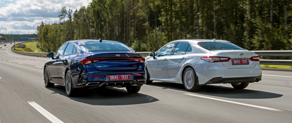 Проводим блиц-турнир Kia K5 2.5 с бестселлером Toyota Camry Проводим блиц-турнир Kia K5 2.5 с бестселлером Toyota Camry