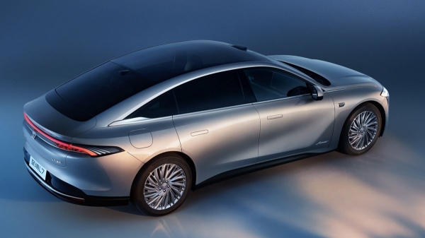 Большой седан Buick Electra L7: интерьер и автопилот