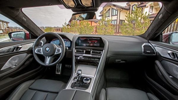 Соотносим BMW 840i Gran Coupe с хэтчем Porsche Panamera 4 Соотносим BMW 840i Gran Coupe с хэтчем Porsche Panamera 4