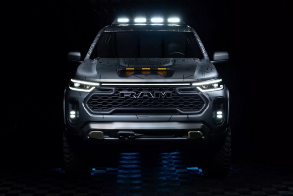 Пикап Ram Dakota Nightfall воскресил забытое имя Пикап Ram Dakota Nightfall воскресил забытое имя