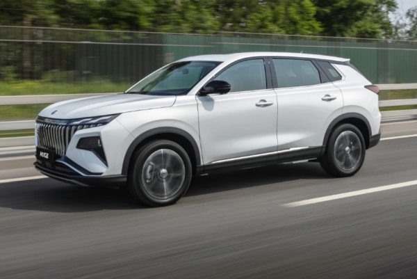 Кроссовер Dongfeng Huge вышел на российский рынок