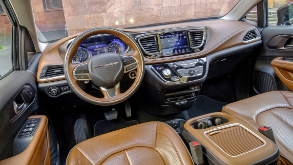 Выбираем между максивэнами Chrysler Pacifica и GAC GN8 Выбираем между максивэнами Chrysler Pacifica и GAC GN8