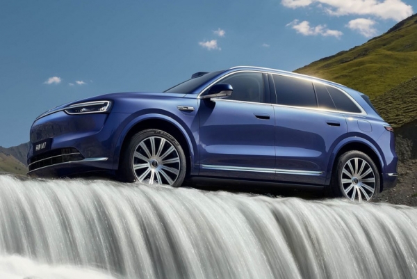 Кроссовер Aito/Seres M7 второго поколения: полноценная премьера