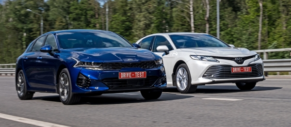 Проводим блиц-турнир Kia K5 2.5 с бестселлером Toyota Camry Проводим блиц-турнир Kia K5 2.5 с бестселлером Toyota Camry
