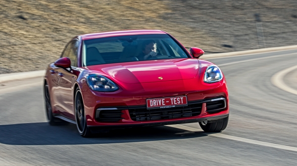 Соотносим BMW 840i Gran Coupe с хэтчем Porsche Panamera 4 Соотносим BMW 840i Gran Coupe с хэтчем Porsche Panamera 4