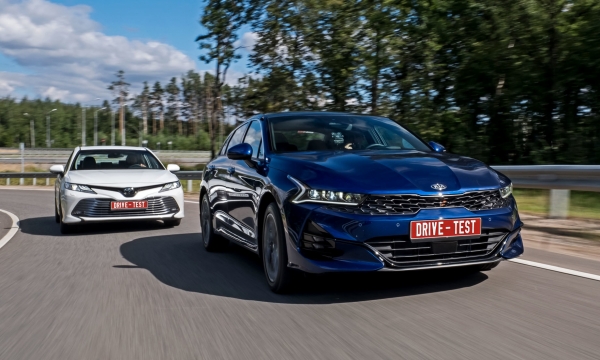 Проводим блиц-турнир Kia K5 2.5 с бестселлером Toyota Camry Проводим блиц-турнир Kia K5 2.5 с бестселлером Toyota Camry
