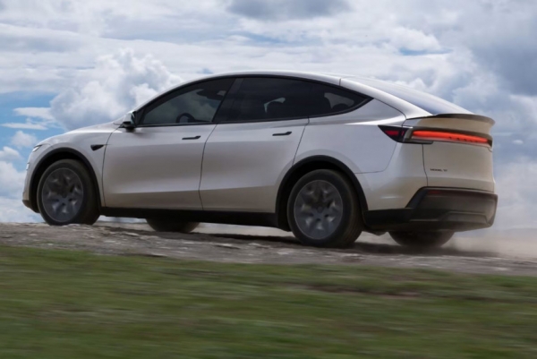 Удлиненная Tesla Model Y L: официальная премьера