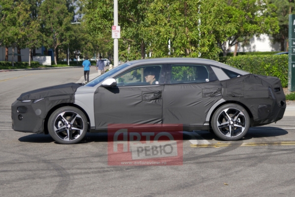 Новый седан Hyundai Elantra уже проходит испытания в Америке Новый седан Hyundai Elantra уже проходит испытания в Америке