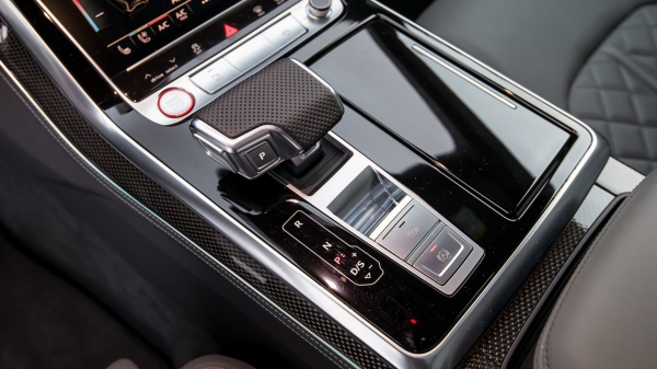 Удваиваем шансы понять супердизель V8 4.0 с Audi SQ7 и SQ8 Удваиваем шансы понять супердизель V8 4.0 с Audi SQ7 и SQ8