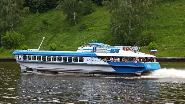 Ныряем в&nbsp;прошлое с&nbsp;проходимцами Lada 4x4 и&nbsp;УАЗ Хантер