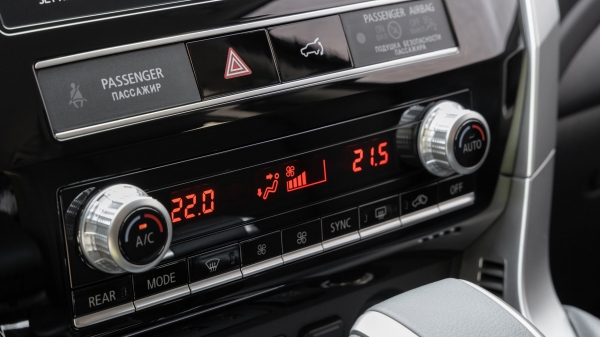 Примеряем статус флагмана на обновлённый Mitsubishi Pajero Sport Примеряем статус флагмана на обновлённый Mitsubishi Pajero Sport