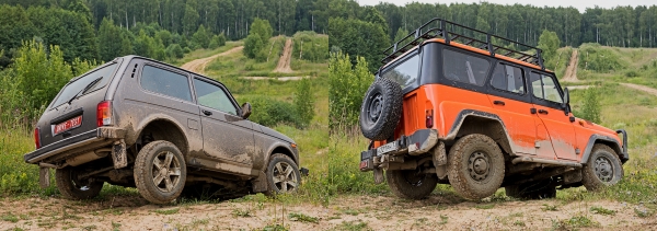 Ныряем в&nbsp;прошлое с&nbsp;проходимцами Lada 4x4 и&nbsp;УАЗ Хантер