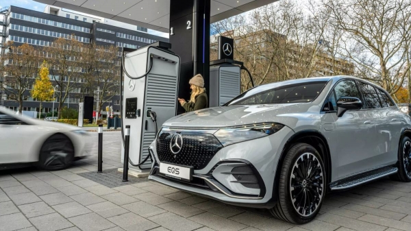 Глава компании Mercedes-Benz предрек крах автопрома Европы Глава компании Mercedes-Benz предрек крах автопрома Европы