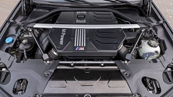 Разгоняем BMW X3 M, Jaguar F-Pace SVR и Range Rover Velar с V8 Разгоняем BMW X3 M, Jaguar F-Pace SVR и Range Rover Velar с V8