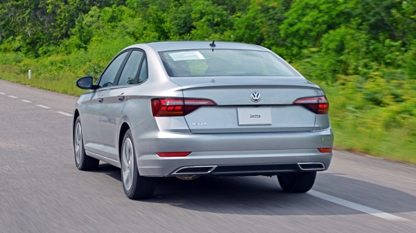 Уличаем седан Volkswagen Jetta в&nbsp;излишней консервативности