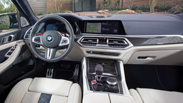 С удовольствием вибрируем в&nbsp;кроссоверах BMW X5 M и&nbsp;X6 M