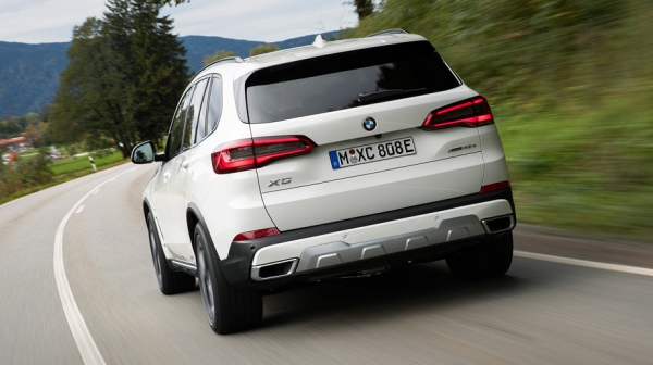 Заправляем электричеством гибрид BMW X5 xDrive45e Заправляем электричеством гибрид BMW X5 xDrive45e