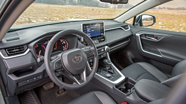 Сопоставляем кроссоверы Toyota RAV4 и&nbsp;Citroen C5 Aircross