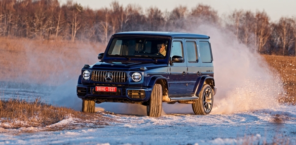 Сравниваем Mercedes-AMG G 63 и Range Rover Sport SVR Сравниваем Mercedes-AMG G 63 и Range Rover Sport SVR
