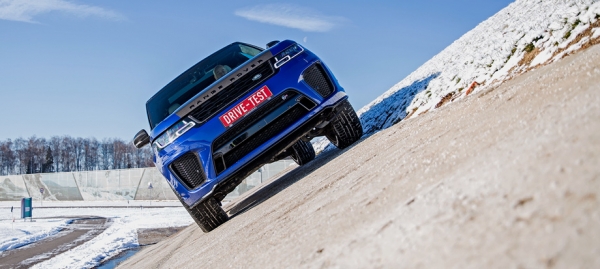 Сравниваем Mercedes-AMG G 63 и Range Rover Sport SVR Сравниваем Mercedes-AMG G 63 и Range Rover Sport SVR