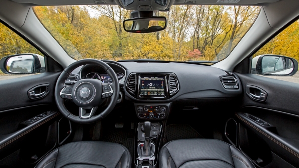 Прикрываем Jeep Compass обновлённым Cherokee