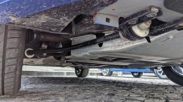 Пытаемся водить активно седан Lada Granta Drive Active