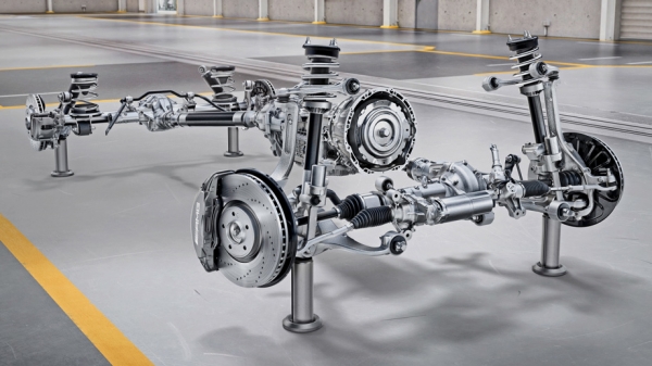 Сравниваем Mercedes-AMG G 63 и Range Rover Sport SVR Сравниваем Mercedes-AMG G 63 и Range Rover Sport SVR