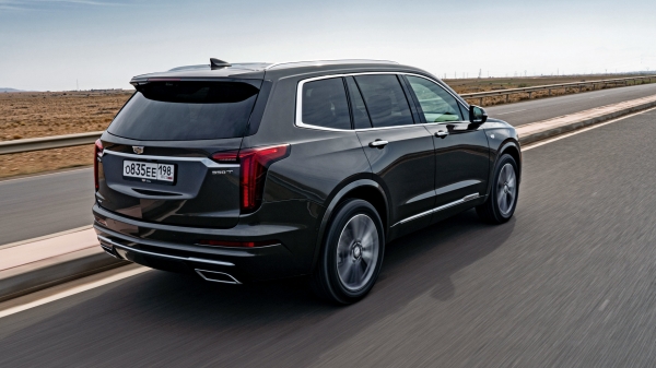 Пылим по&nbsp;марокканским дорогам на&nbsp;кроссовере Cadillac XT6